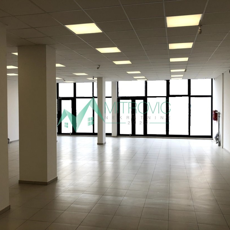 Lokal Prodaja Novi Sad  330 m2