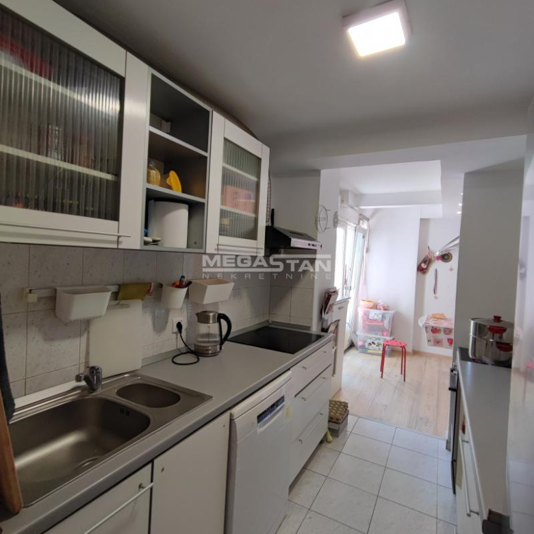 Stan Prodaja Beograd Blok 63 104 m2