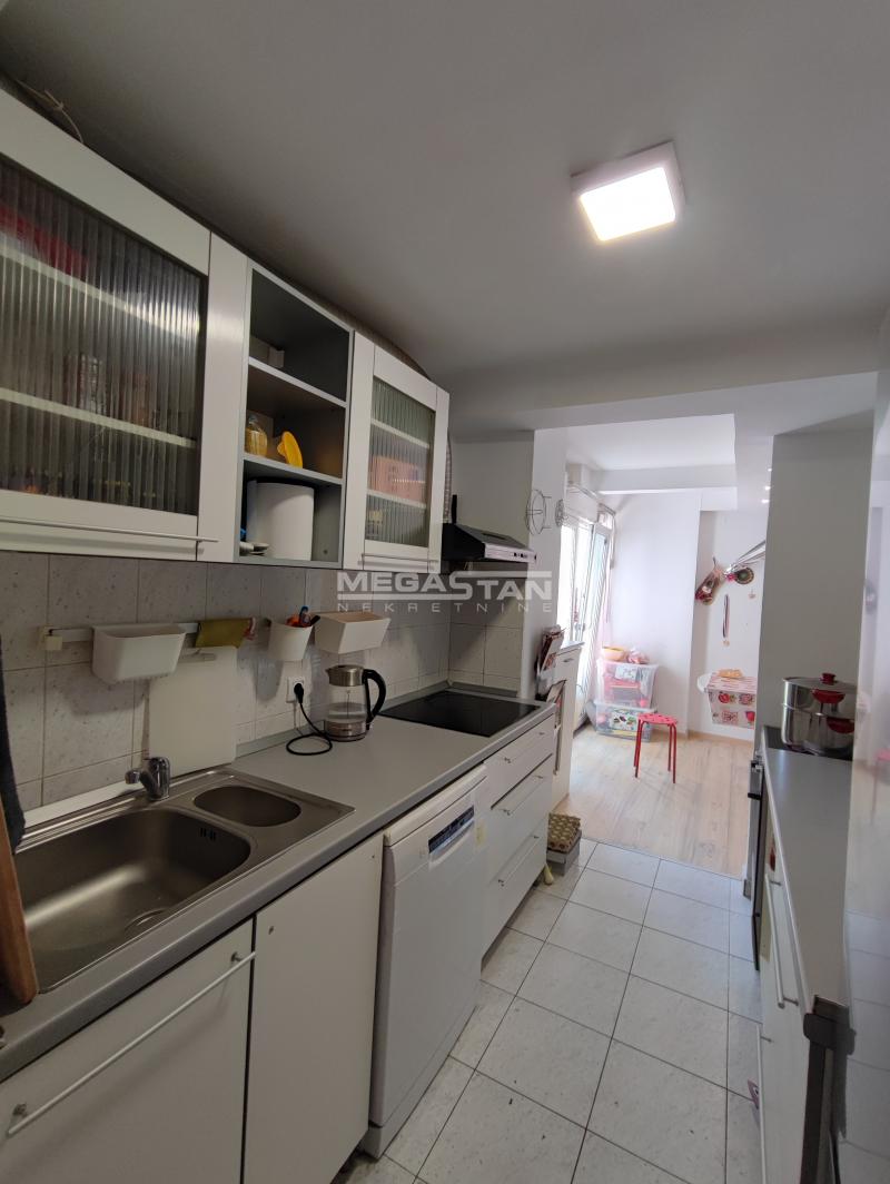 Stan Prodaja Beograd Blok 63 104 m2
