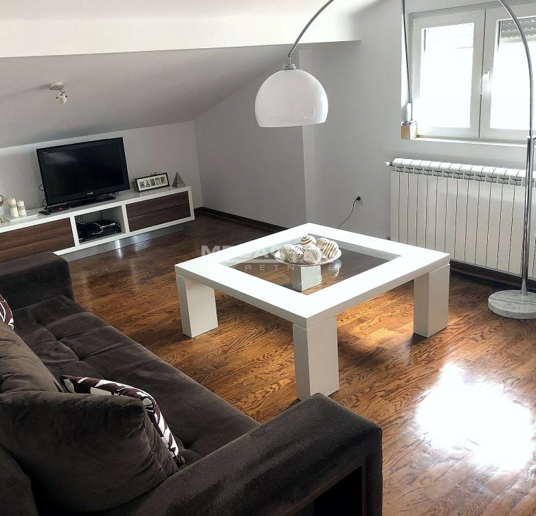 Gornji grad, renoviran duplex.