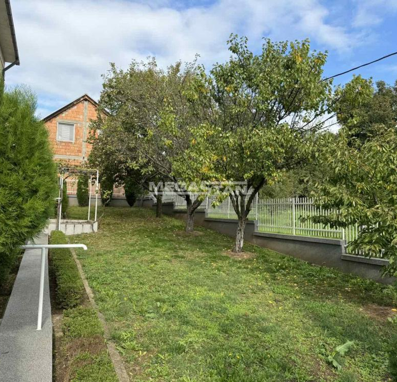 Kuća Prodaja Beograd Leštane 372 m2