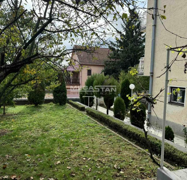 Kuća Prodaja Beograd Leštane 372 m2