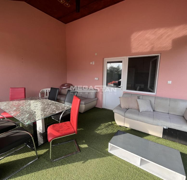 Kuća Prodaja Pećinci  145 m2