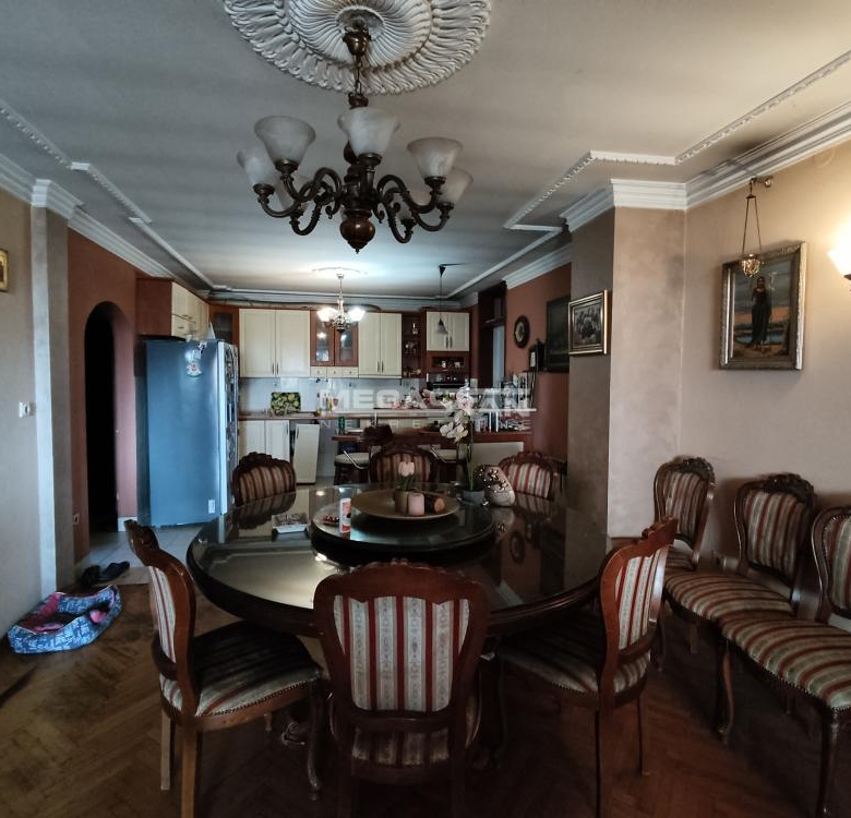 Stan Izdavanje Beograd Zeleno Brdo 162 m2