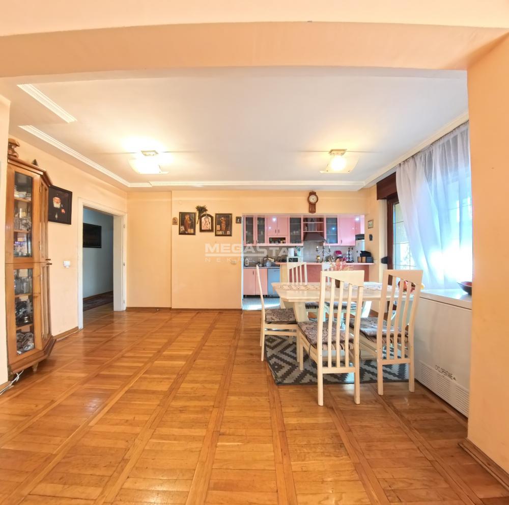 Stan Prodaja Beograd Vukov Spomenik 101 m2