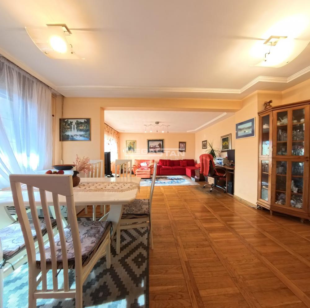 Stan Prodaja Beograd Vukov Spomenik 101 m2