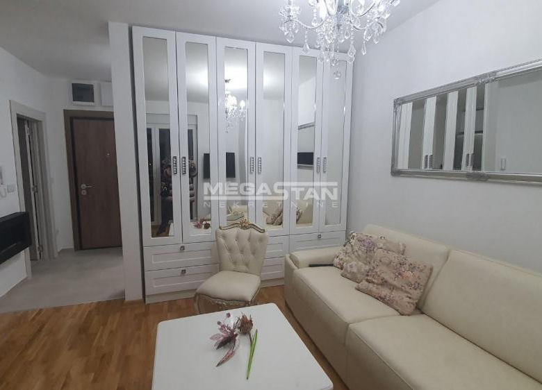 Stan Izdavanje Beograd Hala Pionir 50 m2