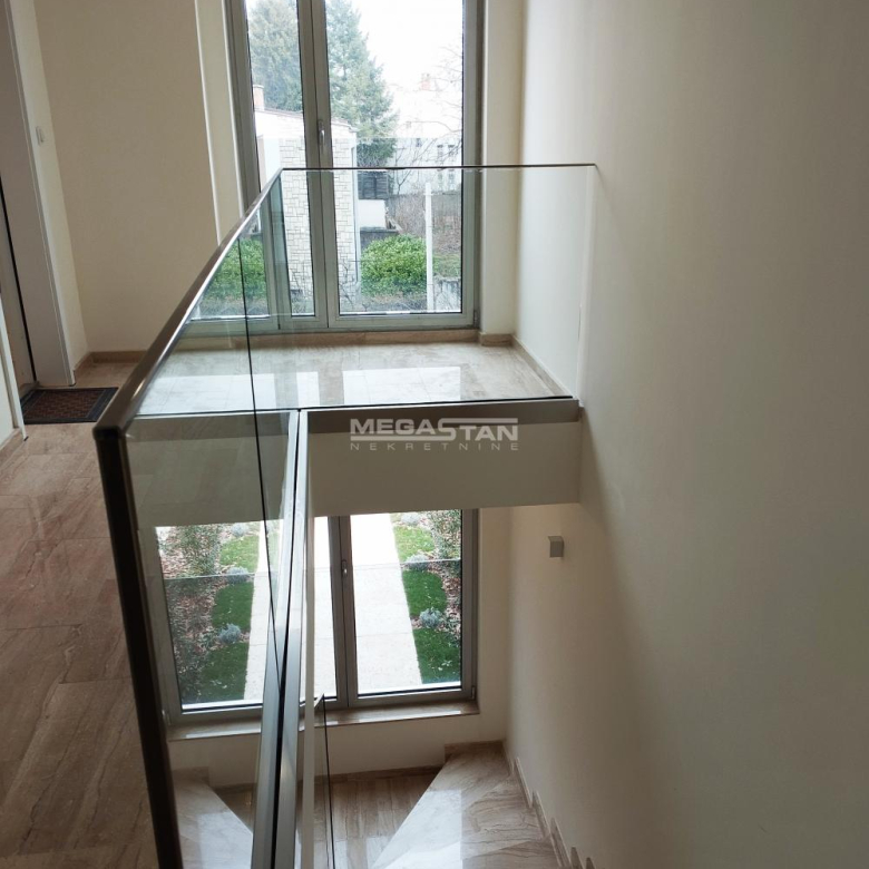 Stan Izdavanje Beograd Senjak 177 m2