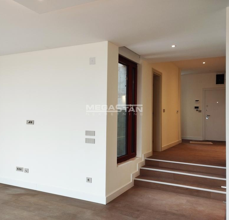 Stan Izdavanje Beograd Senjak 177 m2