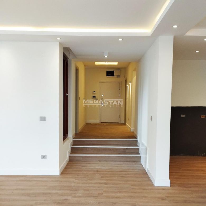 Stan Izdavanje Beograd Senjak 156 m2