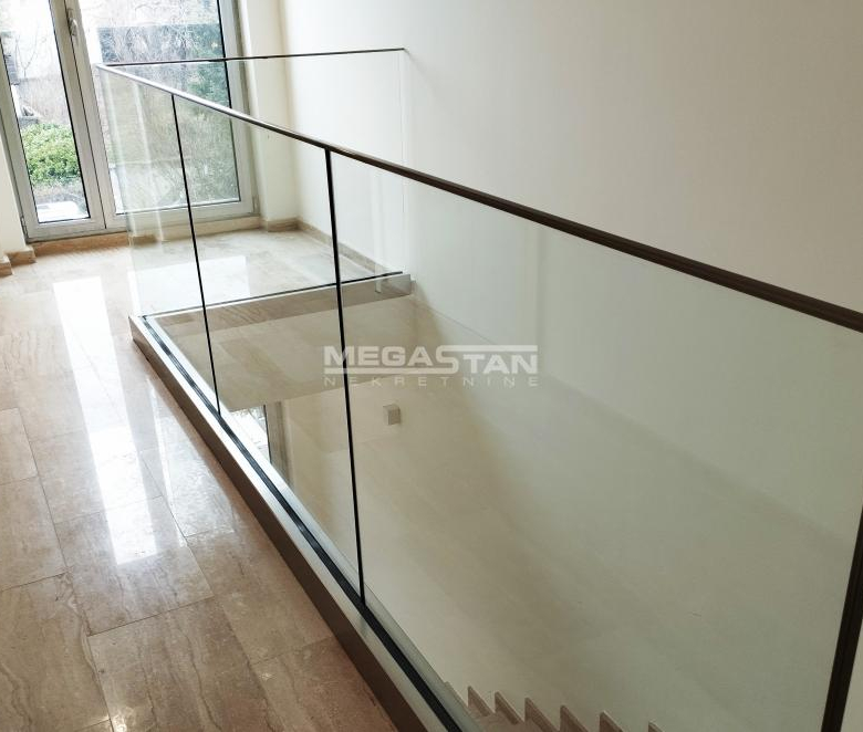 Stan Izdavanje Beograd Senjak 156 m2