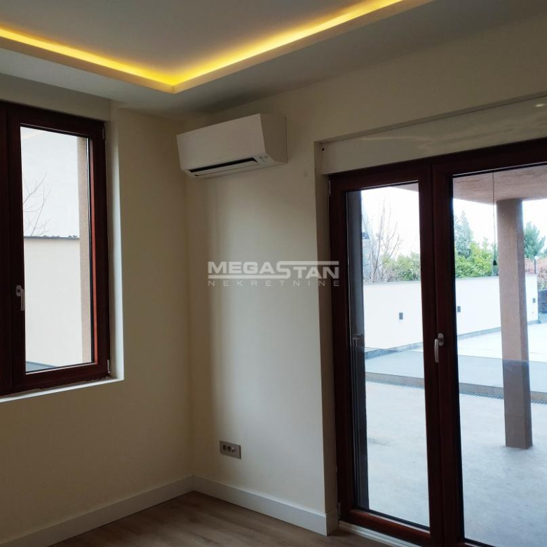 Stan Izdavanje Beograd Senjak 156 m2
