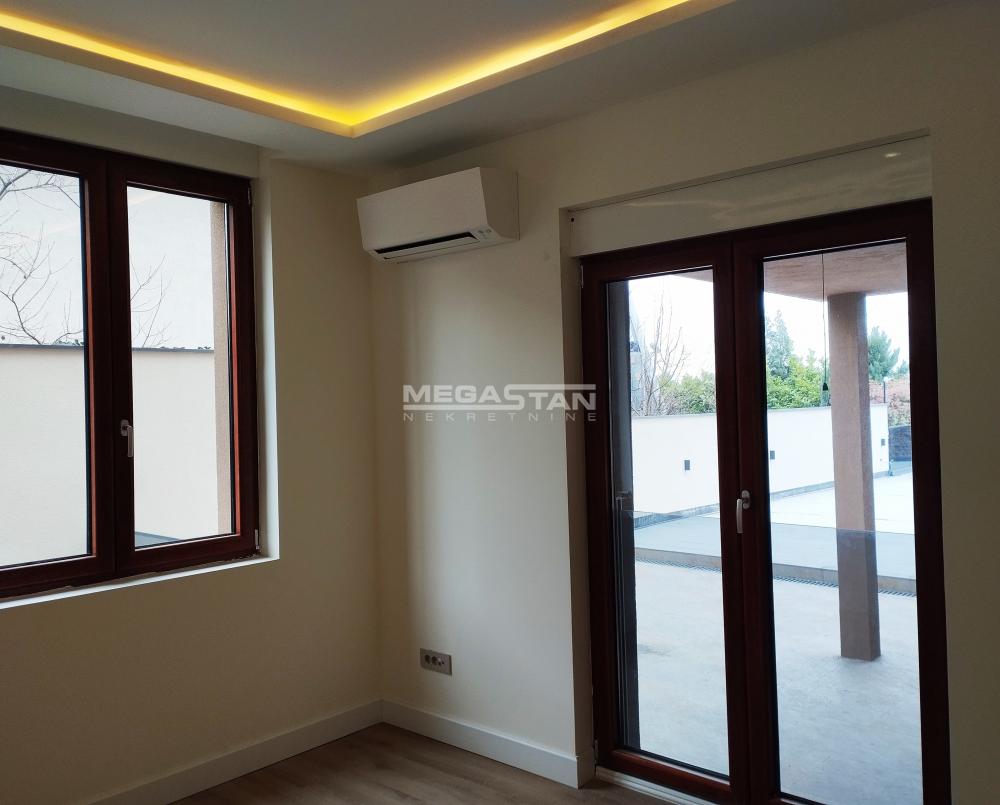 Stan Izdavanje Beograd Senjak 156 m2