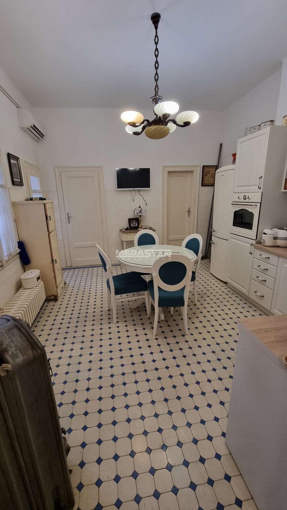 Lokal Izdavanje Beograd Lokal Izdavanje Beograd Trg Nikole Pašića 145 m2