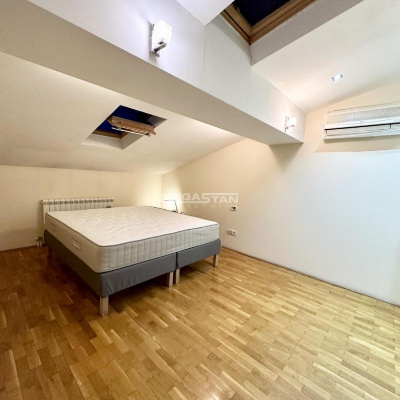 Stan Prodaja Beograd Đeram Pijaca 157 m2