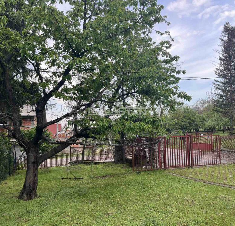 Kuća Prodaja Beograd Boleč 450 m2
