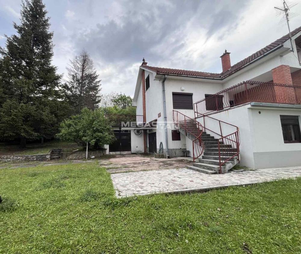 Kuća Prodaja Beograd Kuća Prodaja Beograd Boleč 450 m2