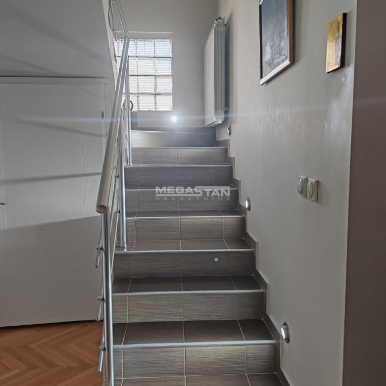 Kuća Prodaja Pančevo  345 m2
