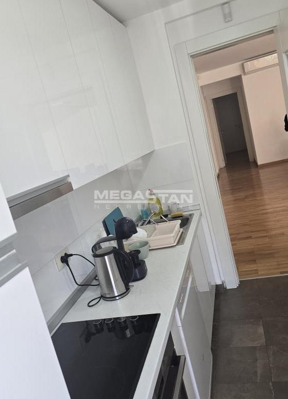 Stan Izdavanje Beograd Senjak 157 m2