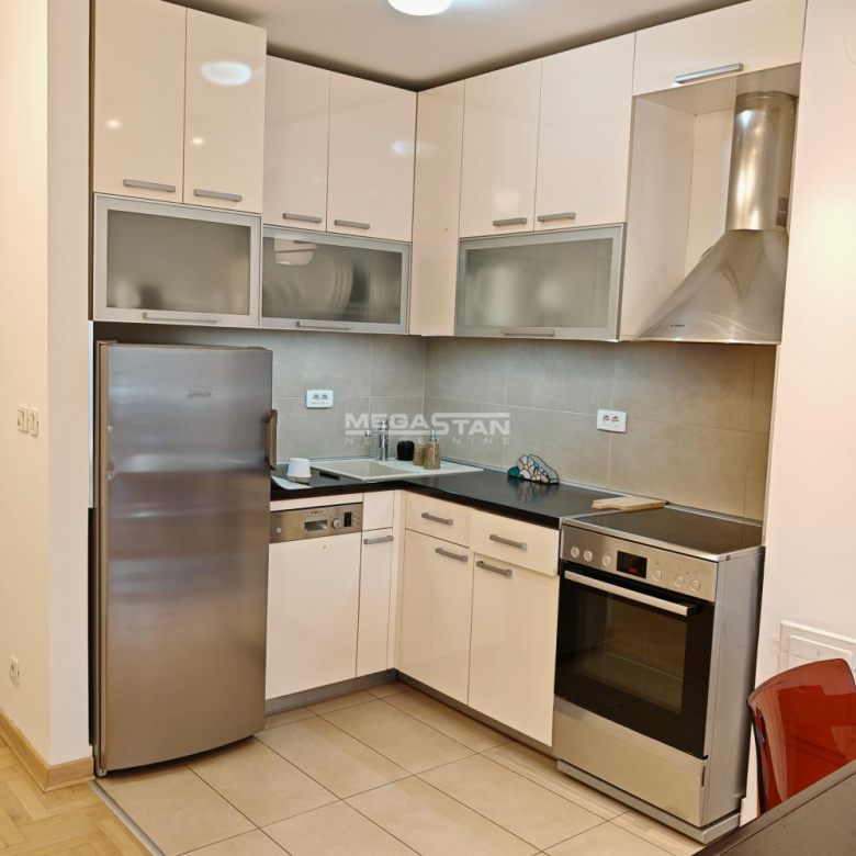 Stan Izdavanje Beograd Južni Bulevar 52 m2
