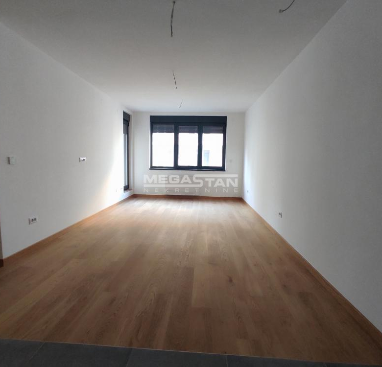 Novogradnja, saobraćajni fakultet.