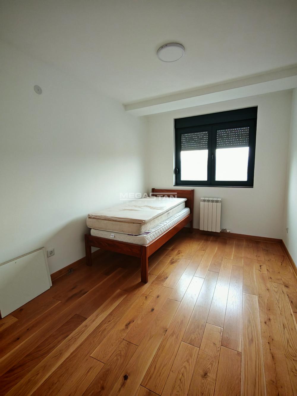 Stan Prodaja Beograd Autokomanda 100 m2