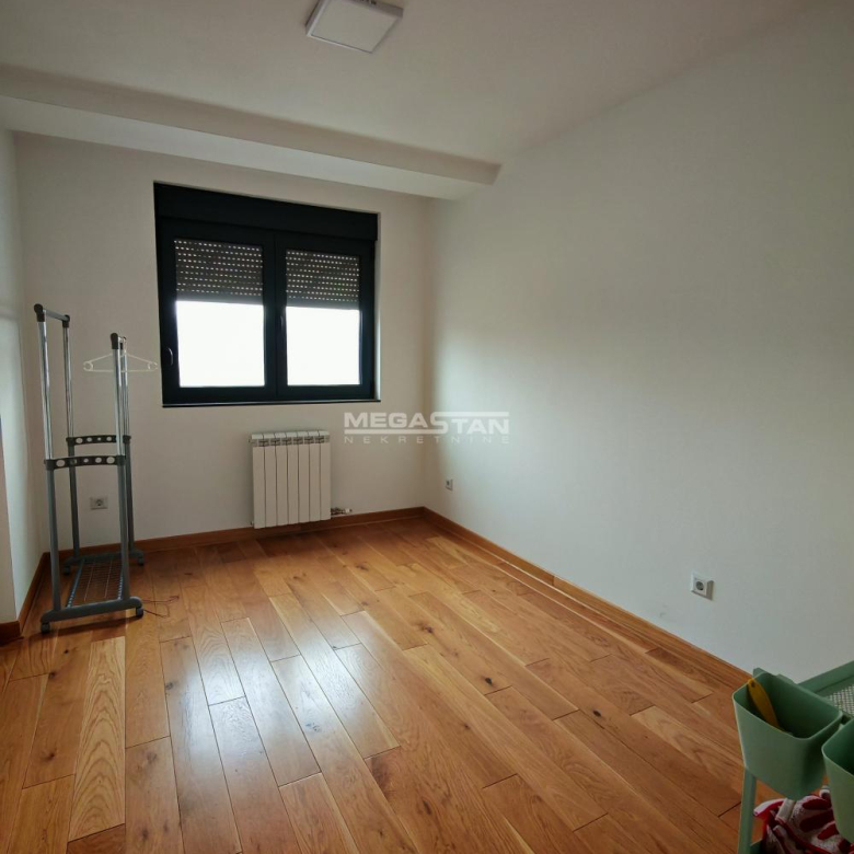 Stan Prodaja Beograd Autokomanda 100 m2