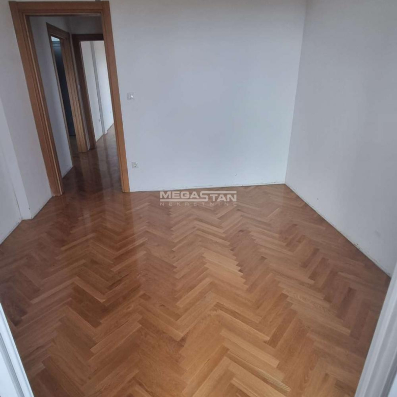 Stan Prodaja Beograd Lekino Brdo 75 m2