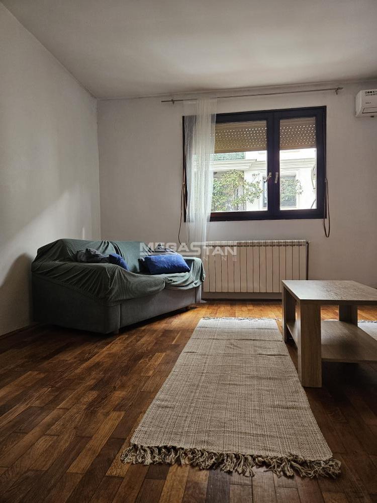 Stan Izdavanje Beograd Đeram Pijaca 30 m2