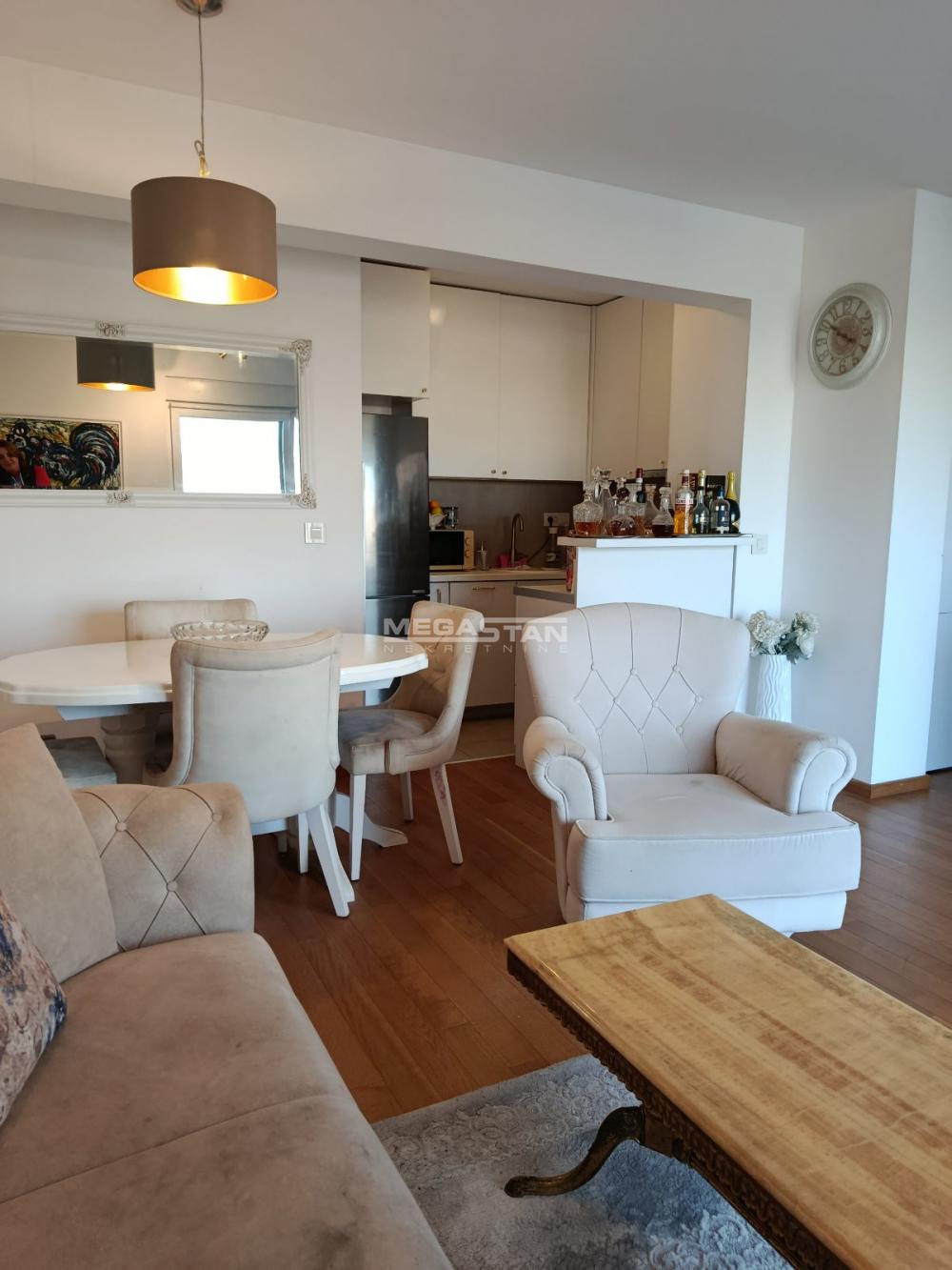 Stan Prodaja Beograd Dušanovac 75 m2