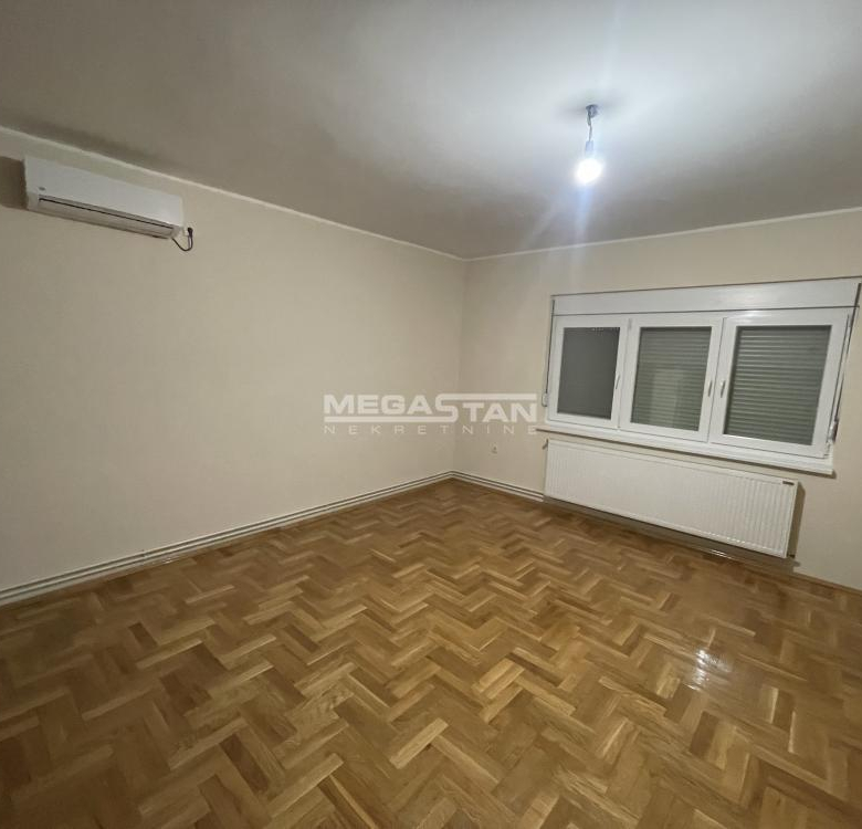 Kuća Prodaja Zrenjanin  363 m2