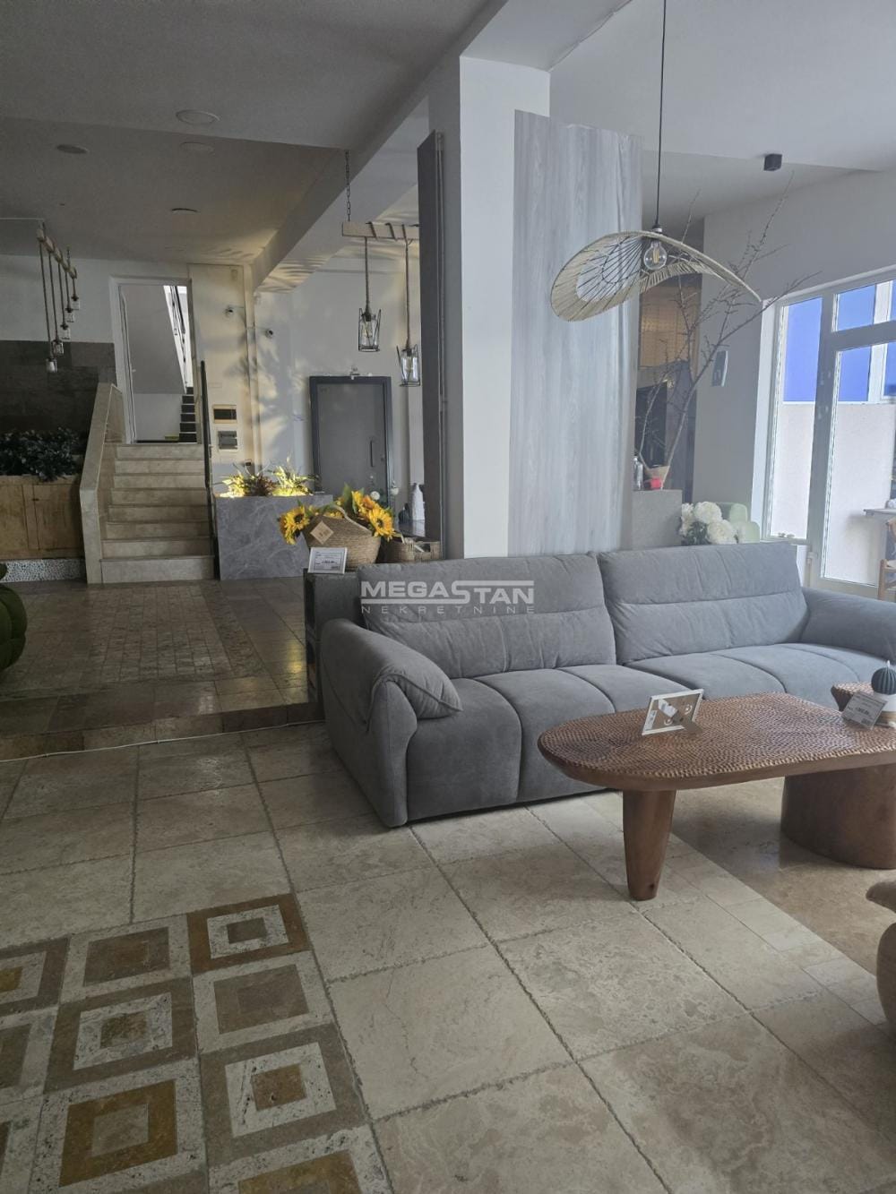 Lokal Izdavanje Beograd Žarkovo 330 m2