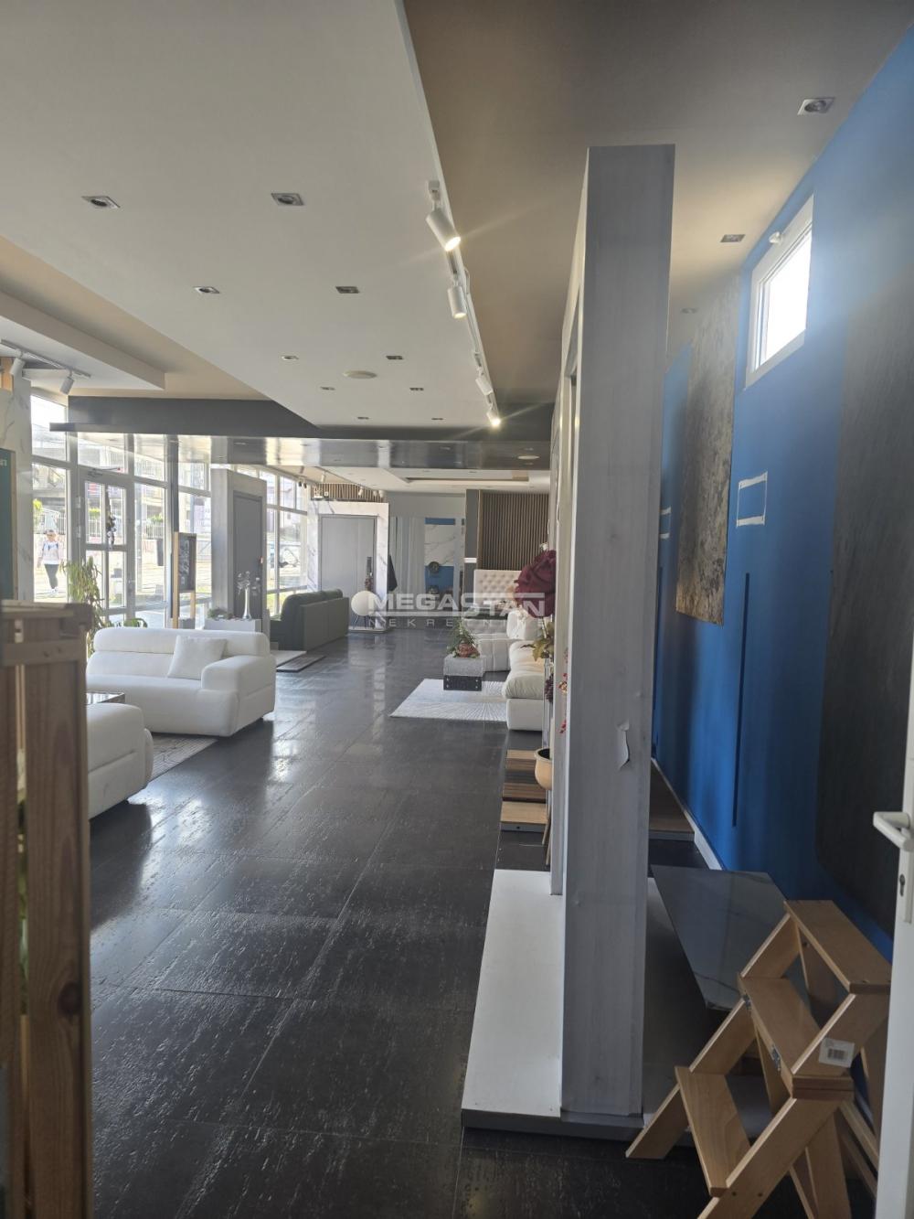 Lokal Izdavanje Beograd Žarkovo 330 m2