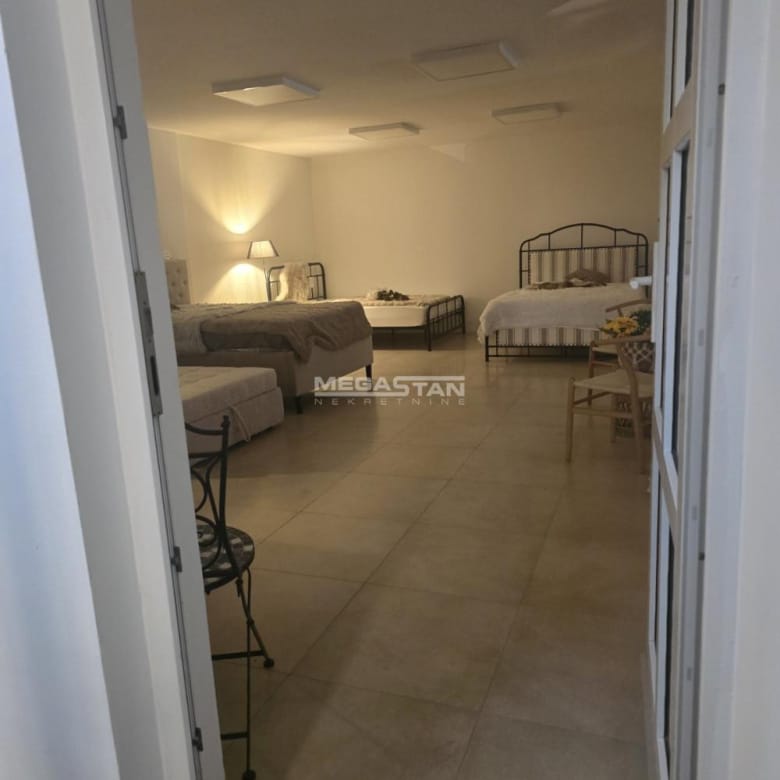 Lokal Izdavanje Beograd Žarkovo 330 m2