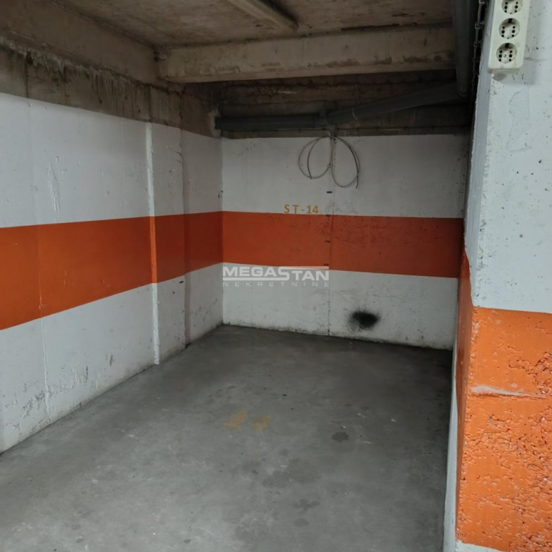 Garaža Izdavanje Beograd Lekino Brdo 11 m2