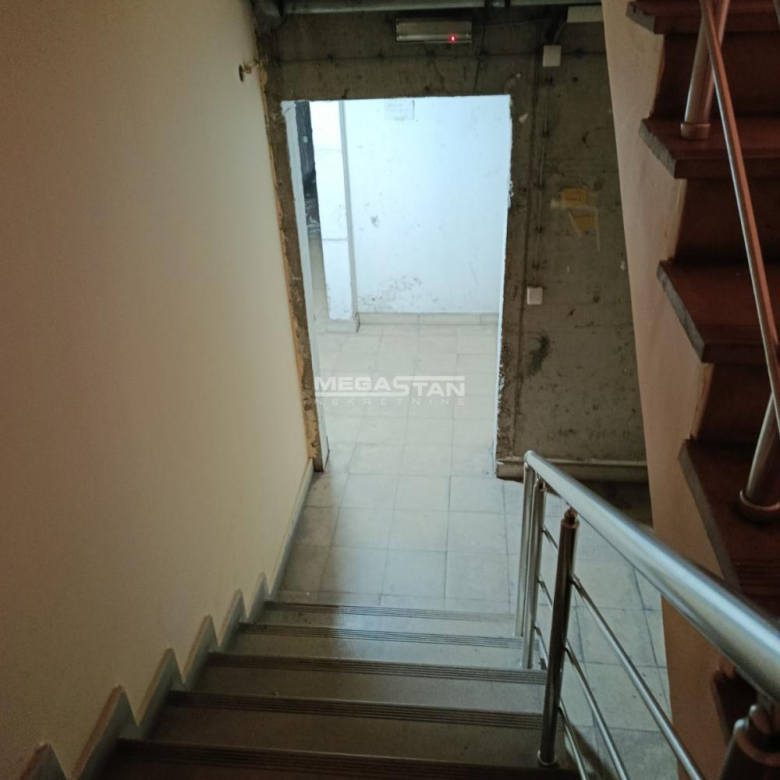 Garaža Izdavanje Beograd Lekino Brdo 11 m2