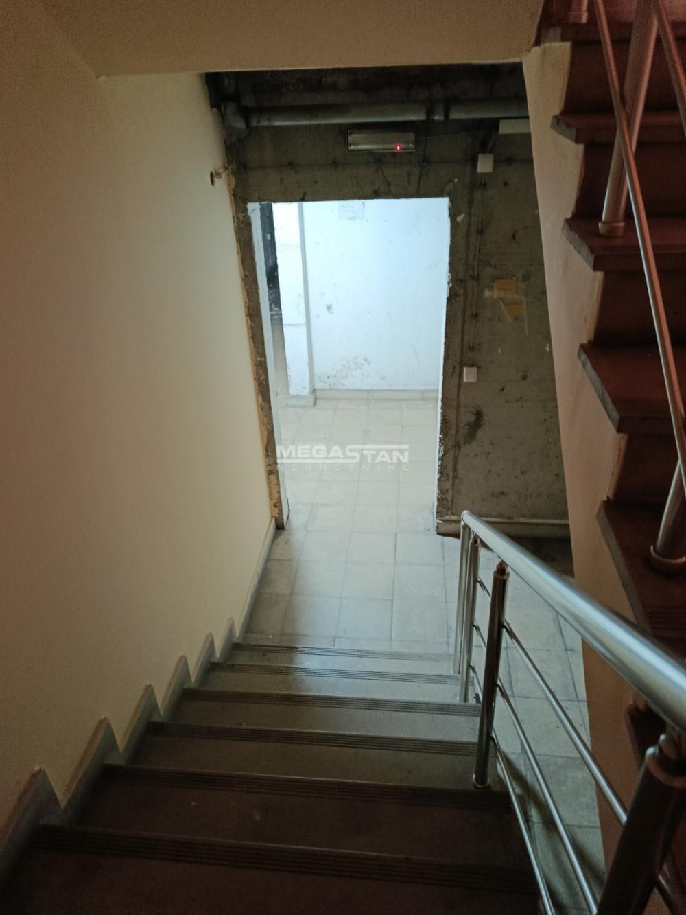 Garaža Izdavanje Beograd Garaža Izdavanje Beograd Lekino Brdo 11 m2