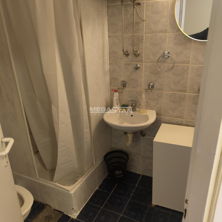 Lokal Izdavanje Beograd Topličin Venac 54 m2