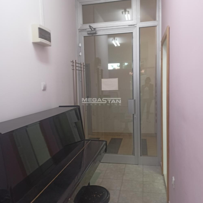 Lokal Prodaja Stara Pazova  28 m2