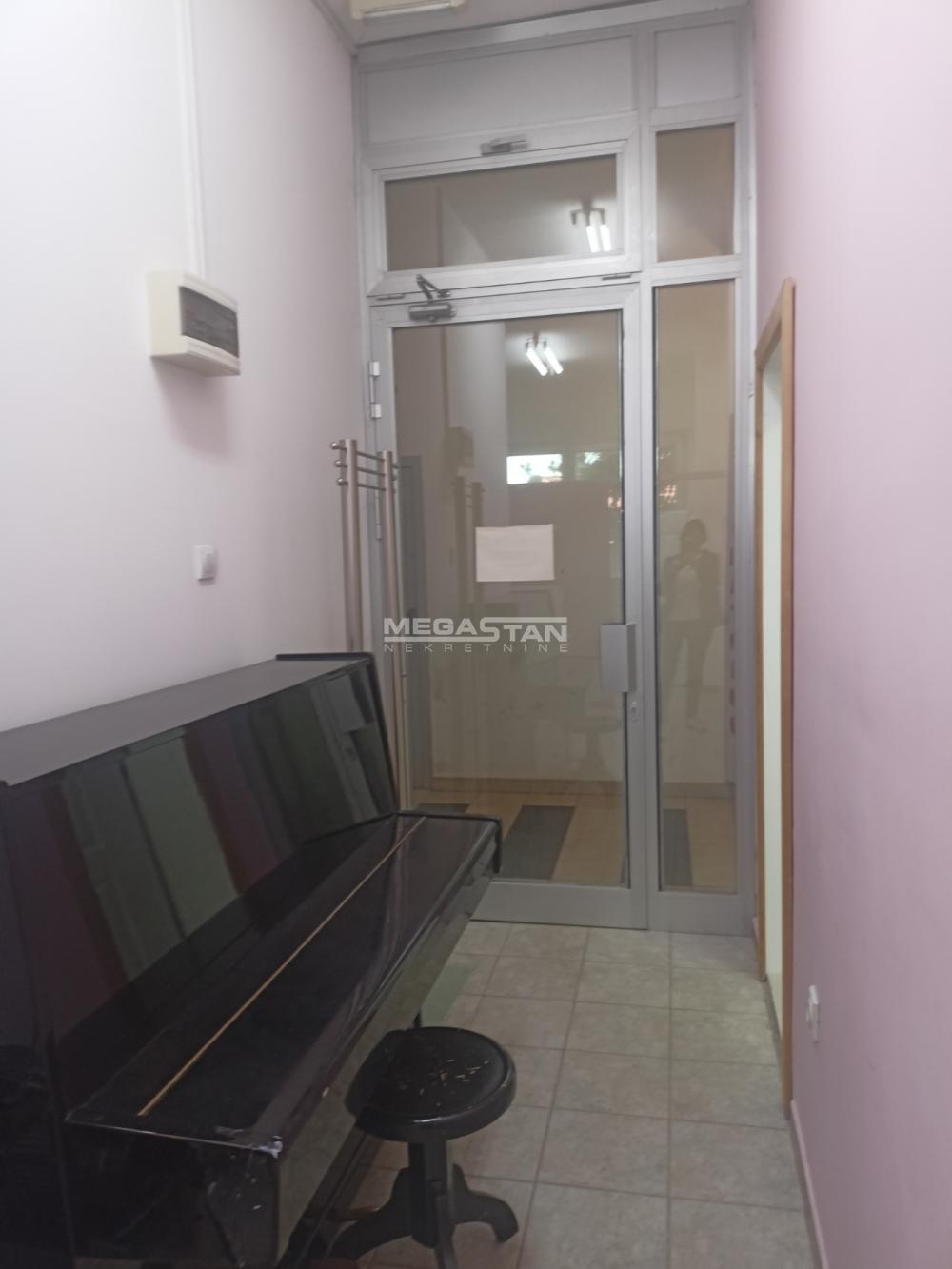 Lokal Prodaja Stara Pazova  28 m2