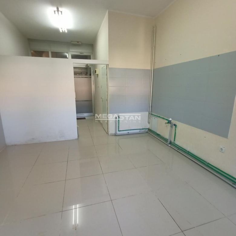 Lokal Prodaja Stara Pazova  28 m2