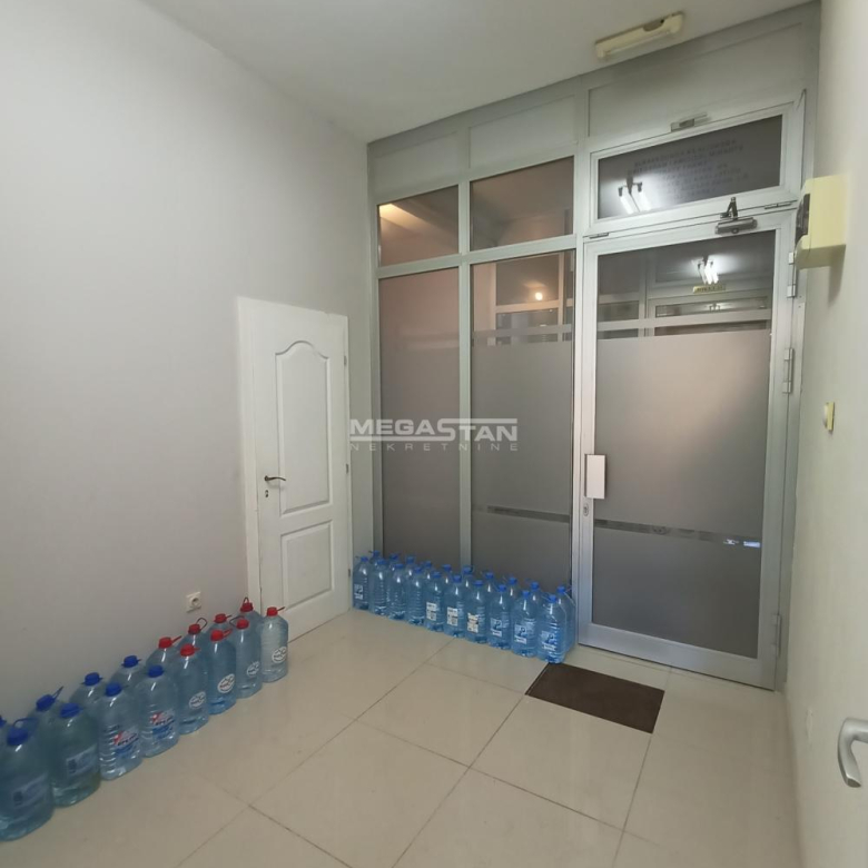 Lokal Prodaja Stara Pazova  28 m2