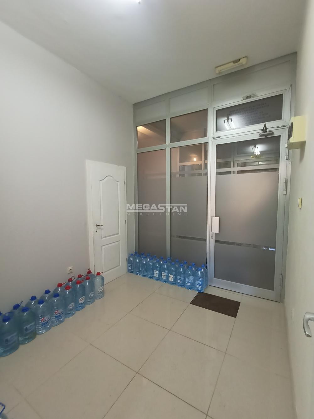 Lokal Prodaja Stara Pazova  28 m2