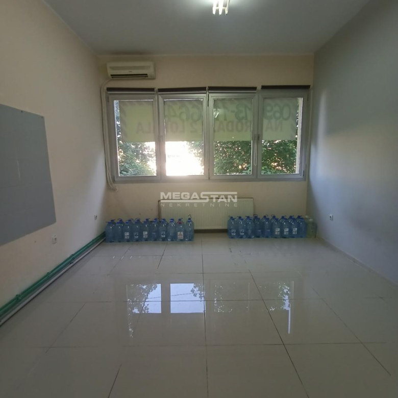 Lokal Prodaja Stara Pazova  28 m2