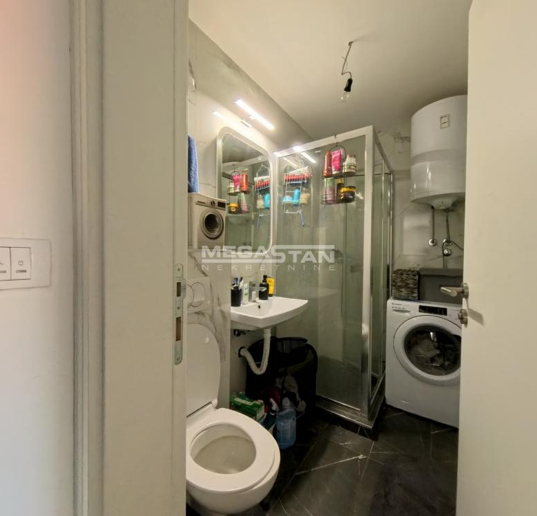 Nov, namešten, 56m2+22m2 terasa