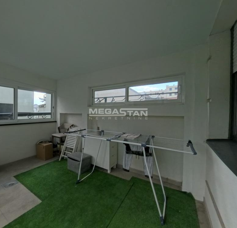 Nov, namešten, 56m2+22m2 terasa