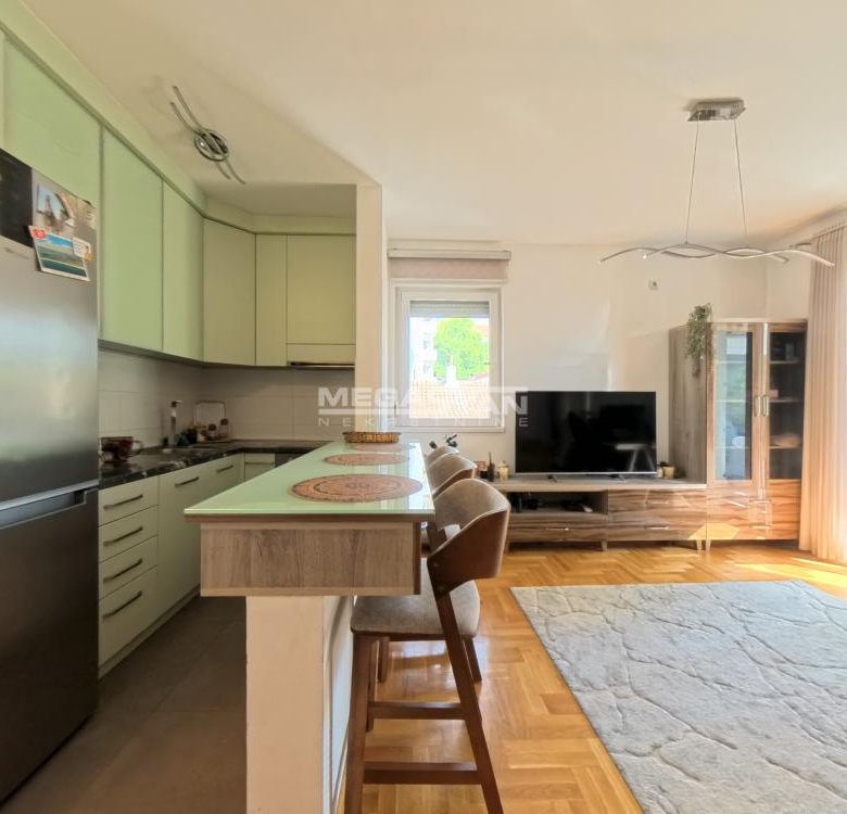 Nov, namešten, 56m2+22m2 terasa