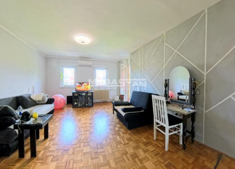 Lep, dvostran, 78m2