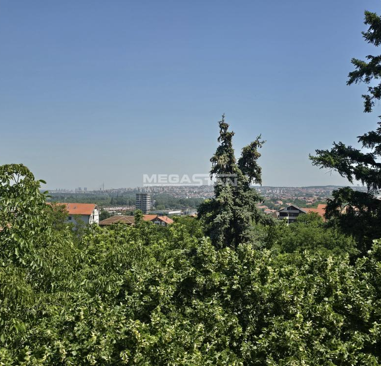 Jednosoban stan sa velikom terasom, Železnik centar.