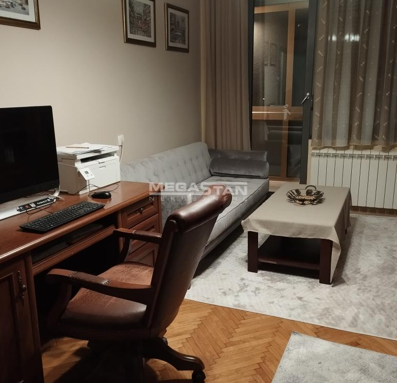 Odličan 4.0, renoviran stan.